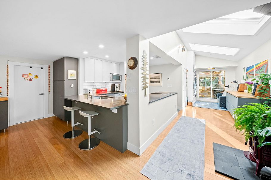 4462 Strathcona Road North Vancouver, BC - 15