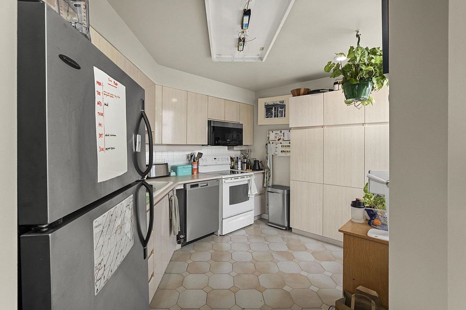 2005 1000 Beach Avenue Vancouver, BC - 22