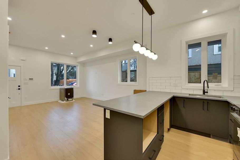 1 1436 E 1st Avenue Vancouver, BC - 27