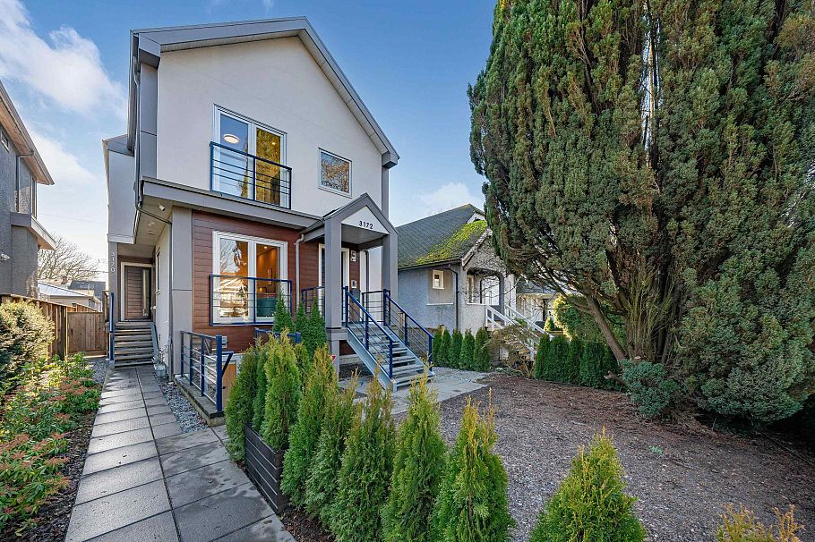 3172 W 26th Avenue Vancouver, BC - 37