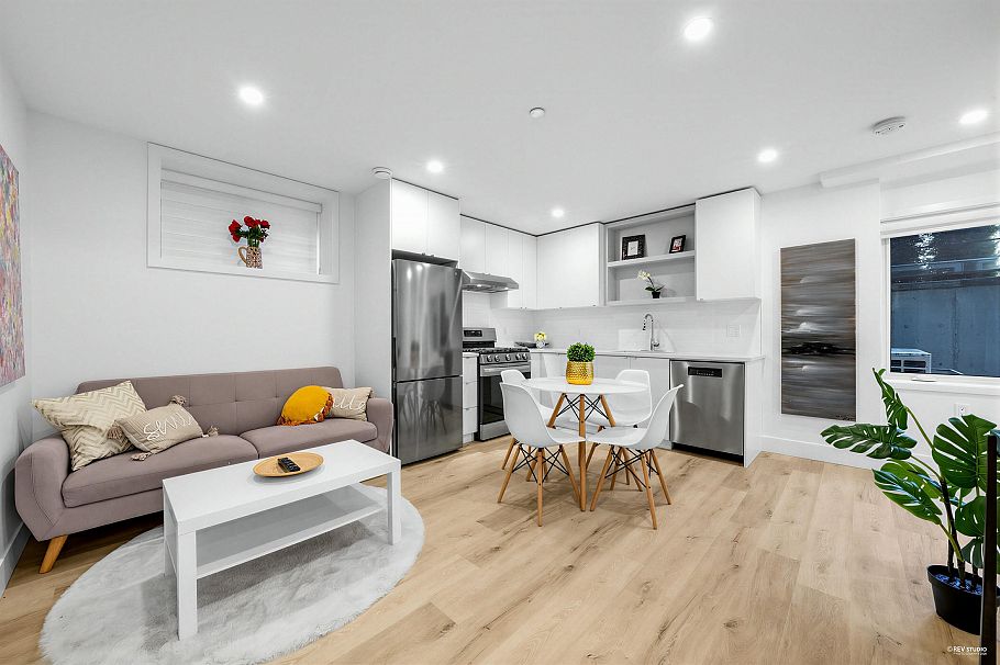 3172 W 26th Avenue Vancouver, BC - 21