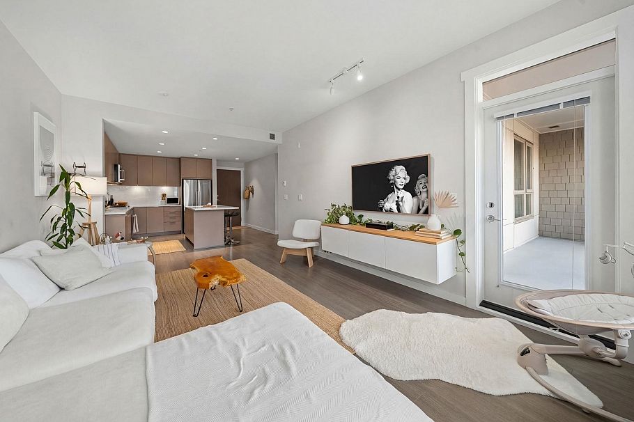 314 2663 Library Lane North Vancouver, BC - 5