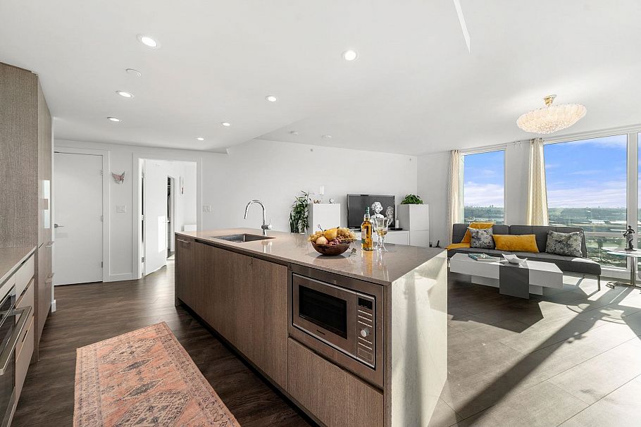 1807 1500 Fern Street North Vancouver, BC - 10