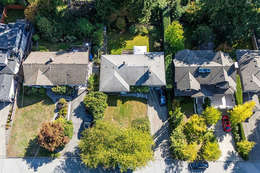 869 Clements Avenue North Vancouver, BC - 3