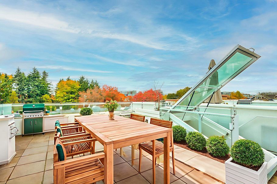 2222 Willow Street Vancouver, BC - 2