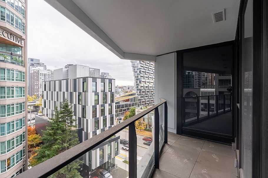 708 889 Pacific Street Vancouver, BC - 20