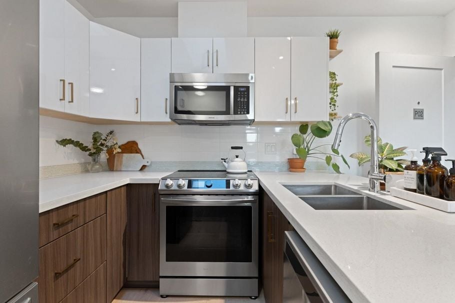 PH2 3939 Knight Street Vancouver, BC - 8