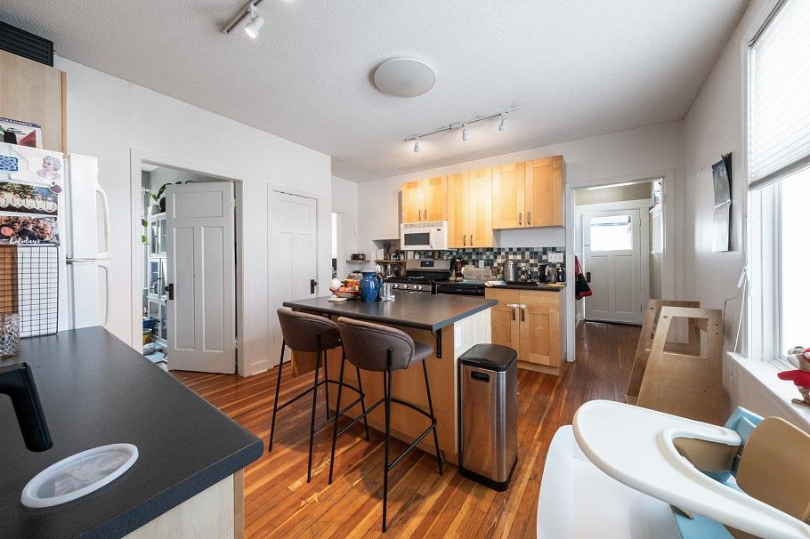 720 E 30th Avenue Vancouver, BC - 18