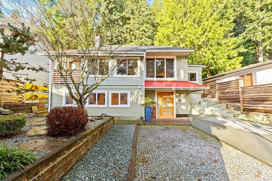 4462 Strathcona Road North Vancouver, BC - 2
