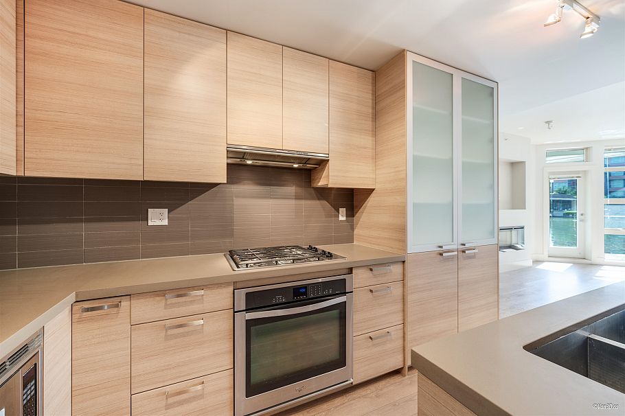 111 3606 Aldercrest Drive North Vancouver, BC - 13