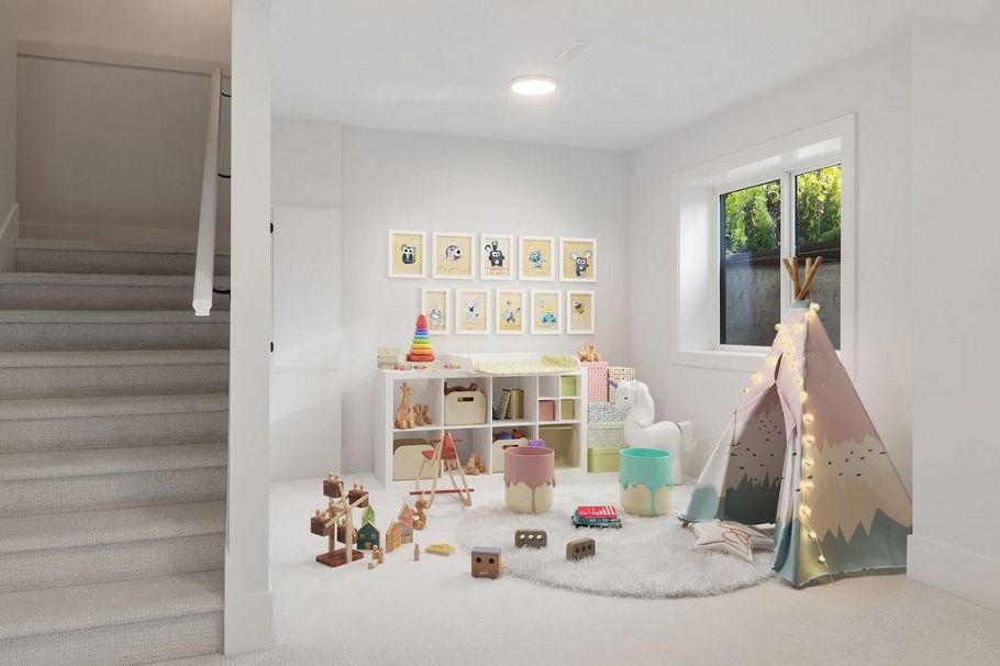 338 W 24th Street North Vancouver, BC - 25