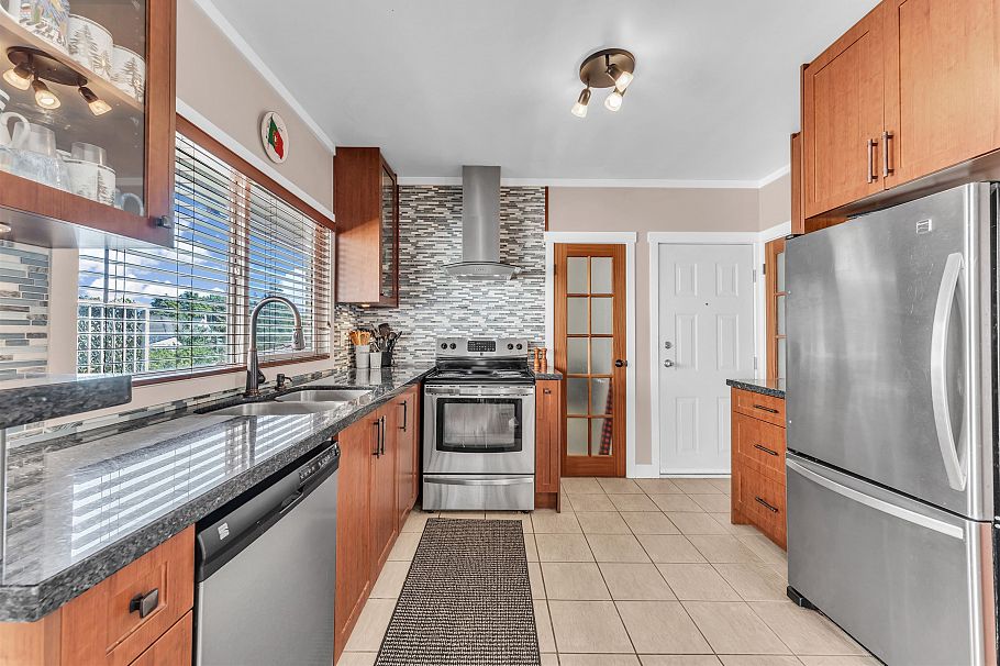 4160 St. Catherines Street Vancouver, BC - 9