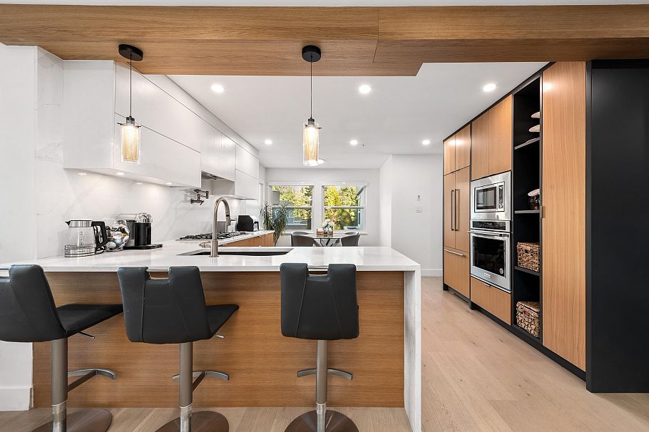 11 2425 Edgemont Boulevard North Vancouver, BC - 10