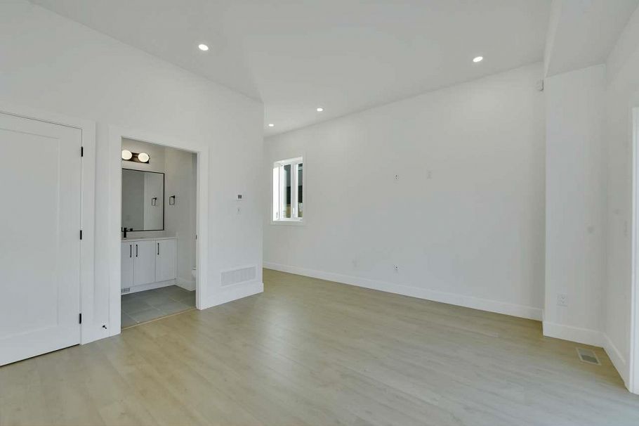 1 1436 E 1st Avenue Vancouver, BC - 3