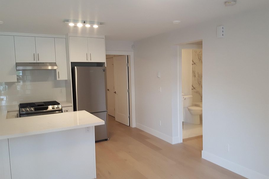 1036 E 14th Avenue Vancouver, BC - 6