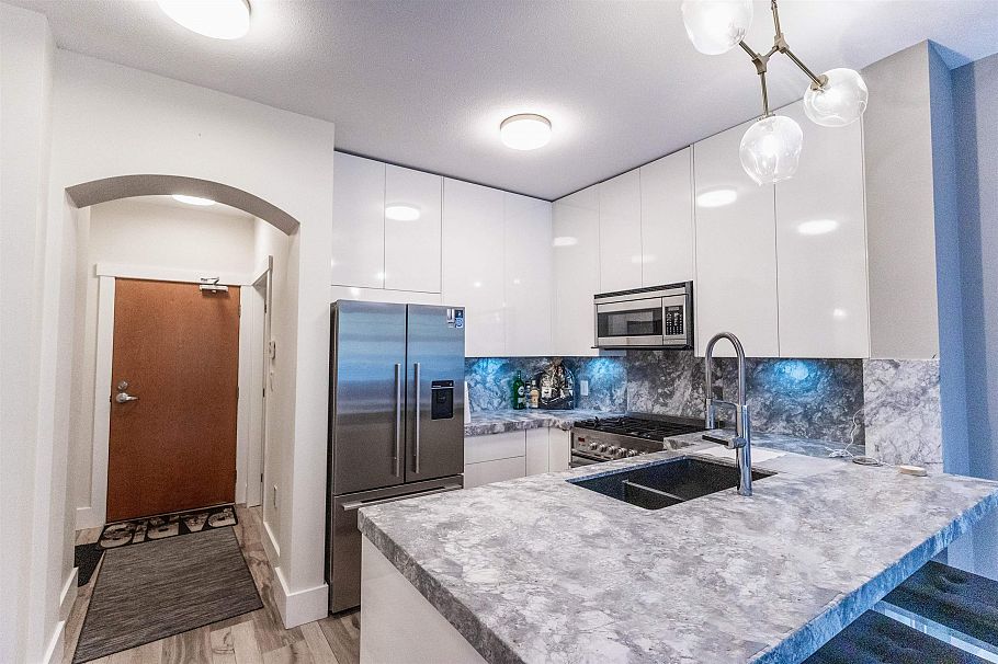 104 4883 Maclure Mews Vancouver, BC - 6