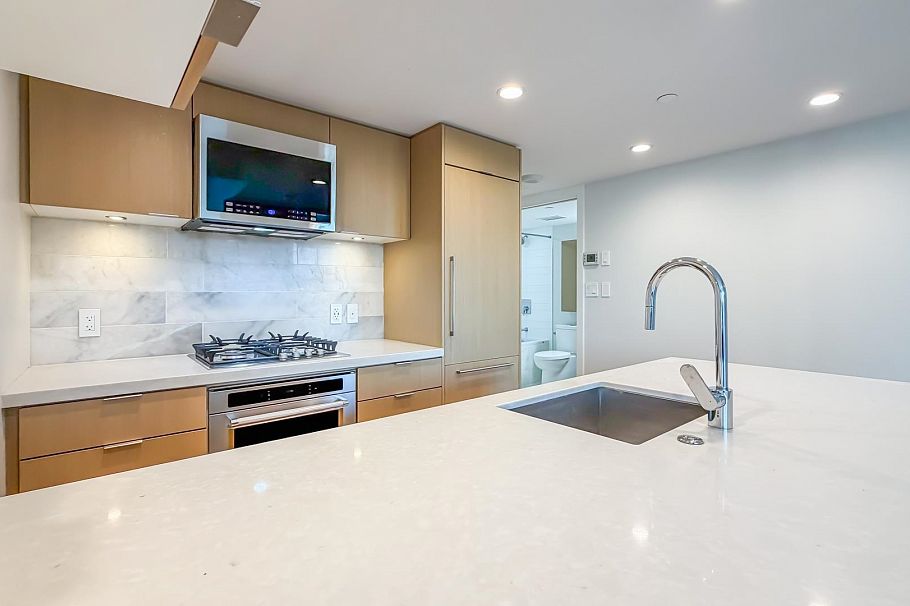 505 8189 Cambie Street Vancouver, BC - 6