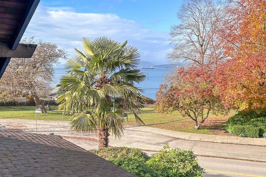 2730 Point Grey Road Vancouver, BC - 26