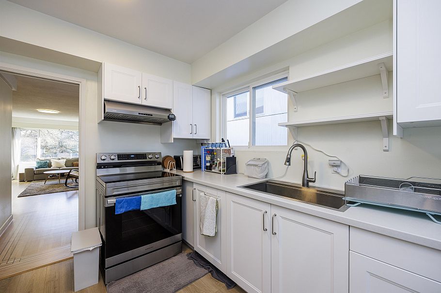 5761 Culloden Street Vancouver, BC - 2