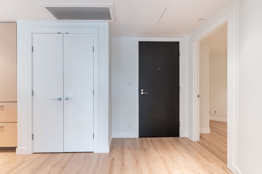 401 1500 Fern Street North Vancouver, BC - 8