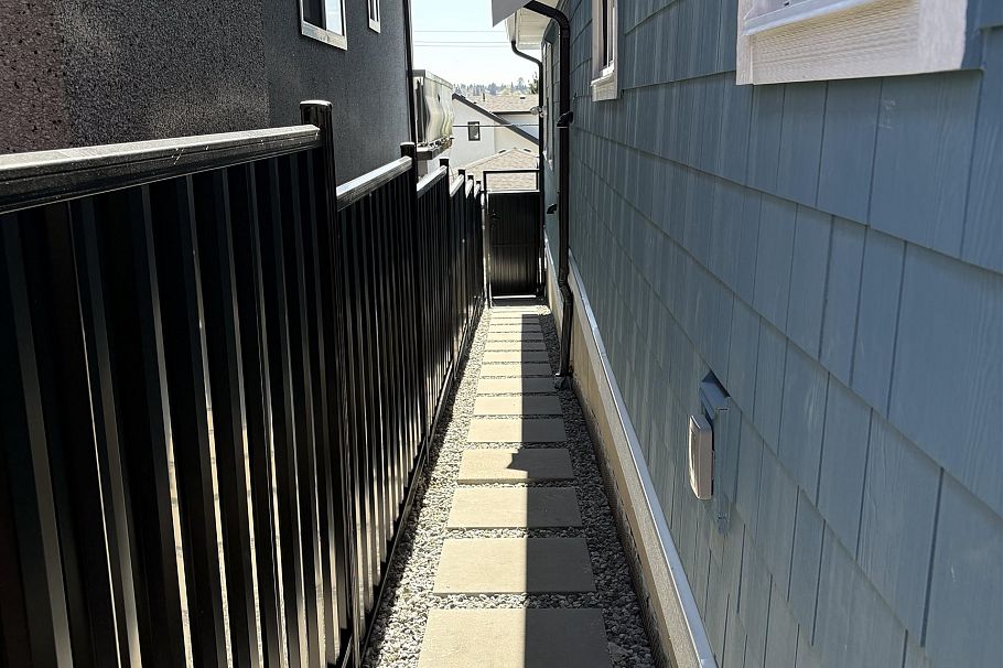 2972 E 7th Avenue Vancouver, BC - 21