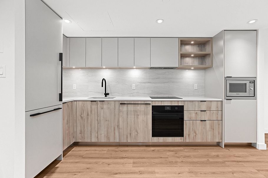 310 755 Harbourside Drive North Vancouver, BC - 3