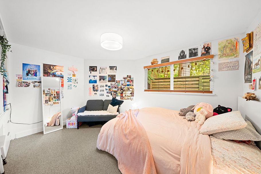 4462 Strathcona Road North Vancouver, BC - 25