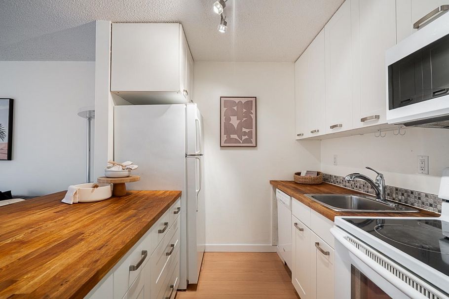 101 550 E 7th Avenue Vancouver, BC - 8