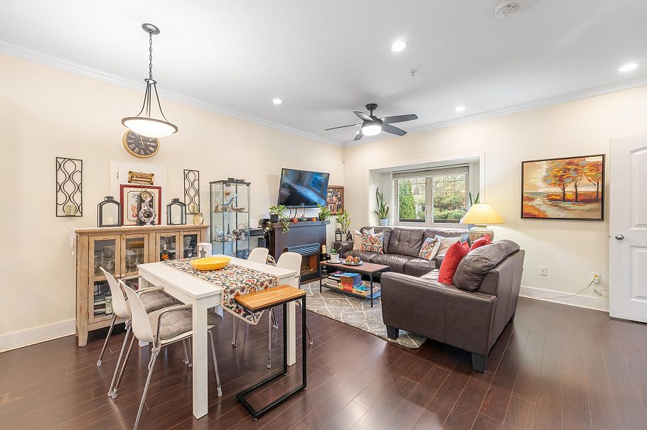 1636 E 12th Avenue Vancouver, BC - 4