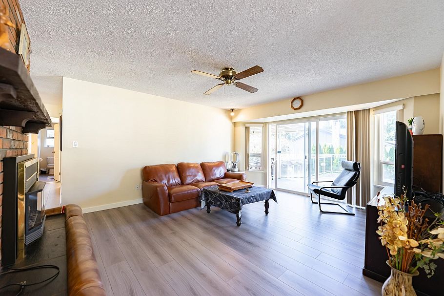 2075 Rufus Drive North Vancouver, BC - 19