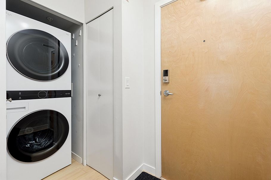 311 122 E 3rd Street North Vancouver, BC - 21