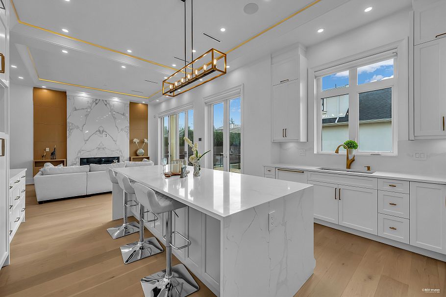 2246 W 20th Avenue Vancouver, BC - 8