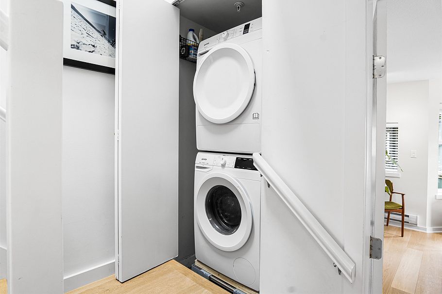 5 1638 E Georgia Street Vancouver, BC - 35