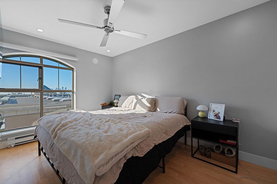 414 332 Lonsdale Avenue North Vancouver, BC - 16