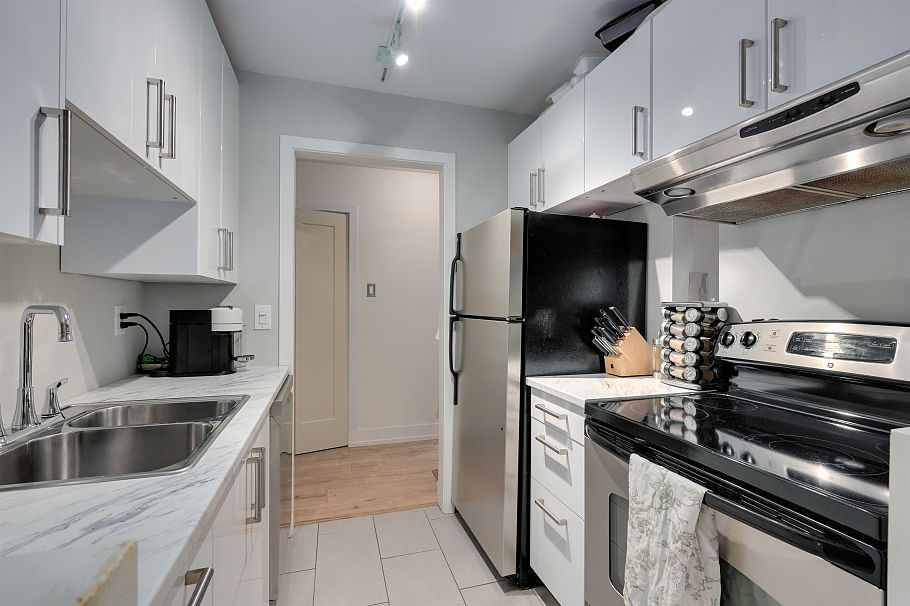 205 330 E 7th Avenue Vancouver, BC - 9