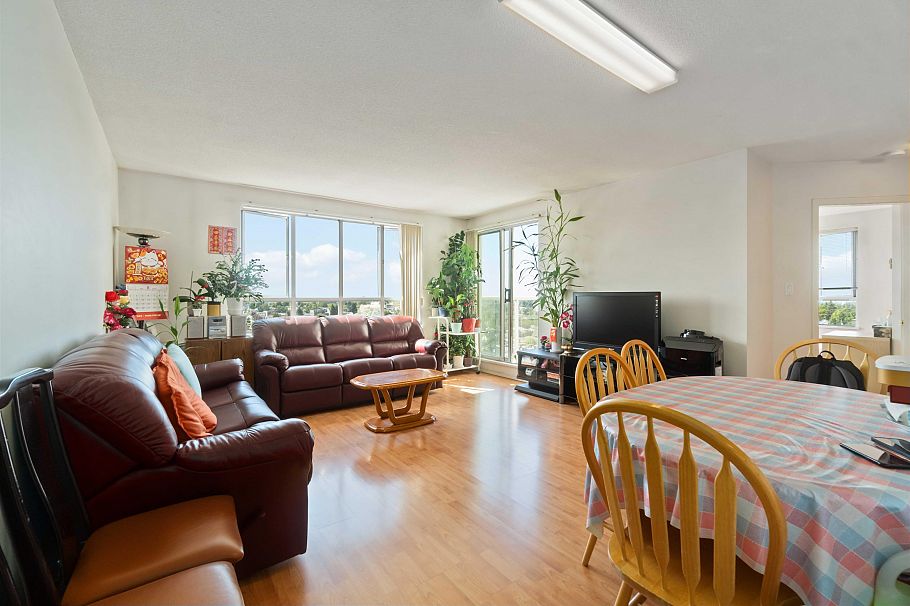 1204 3455 Ascot Place Vancouver, BC - 1