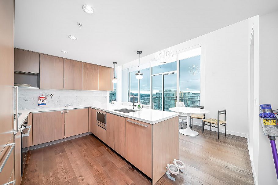 1903 8833 Hazelbridge Way Richmond, BC - 6