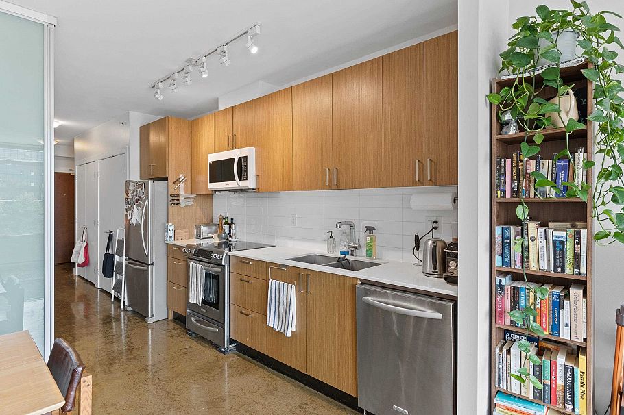 617 221 Union Street Vancouver, BC - 11