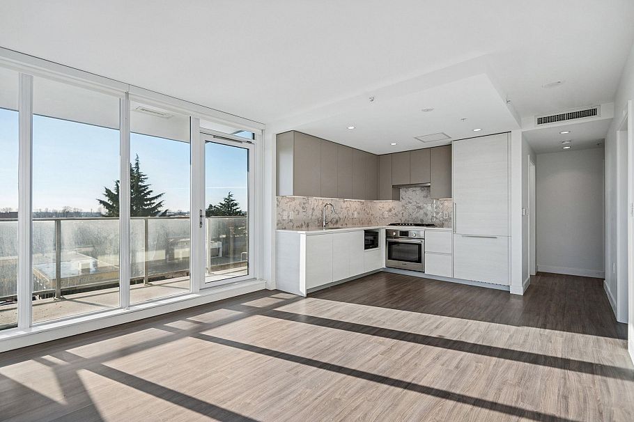 306 8181 Chester Street Vancouver, BC - 5