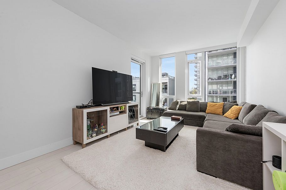 553 8575 Rivergrass Drive Vancouver, BC - 3