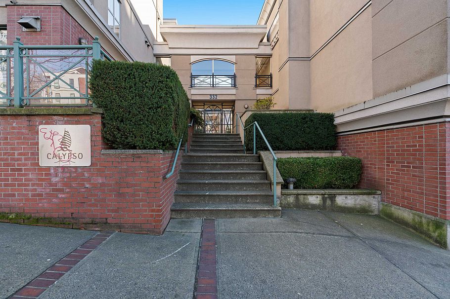 414 332 Lonsdale Avenue North Vancouver, BC - 4