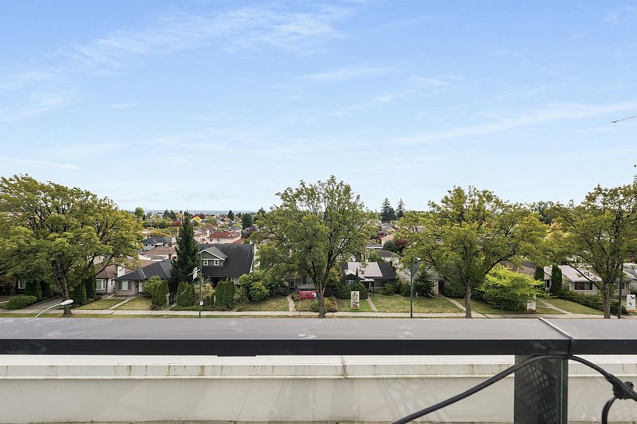 138 W Woodstock Avenue Vancouver, BC - 33