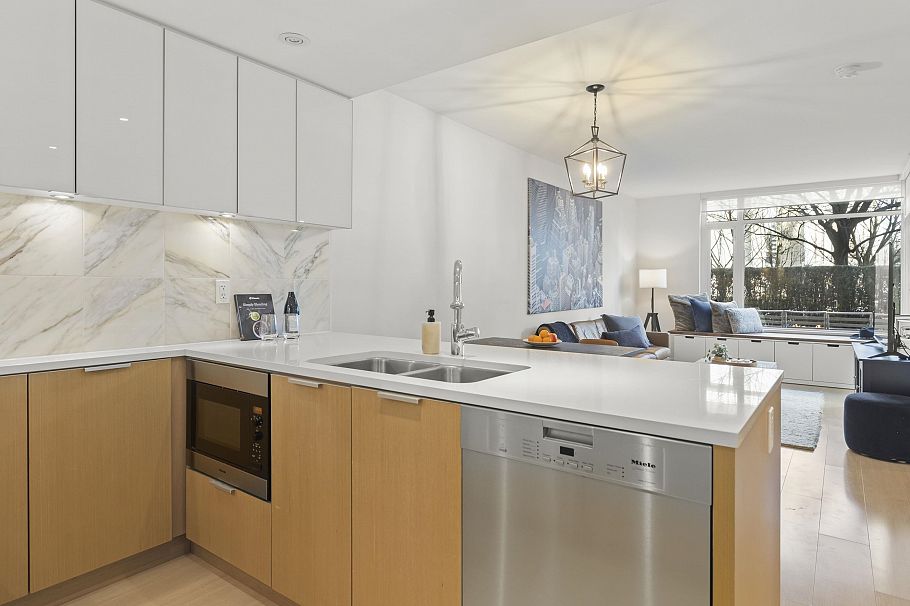 110 110 Switchmen Street Vancouver, BC - 22