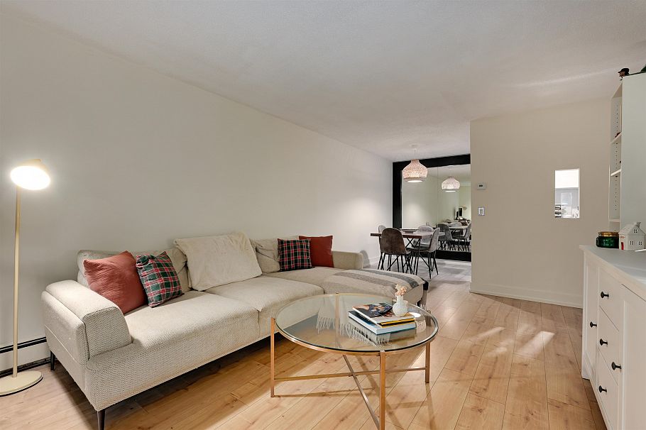 205 330 E 7th Avenue Vancouver, BC - 4