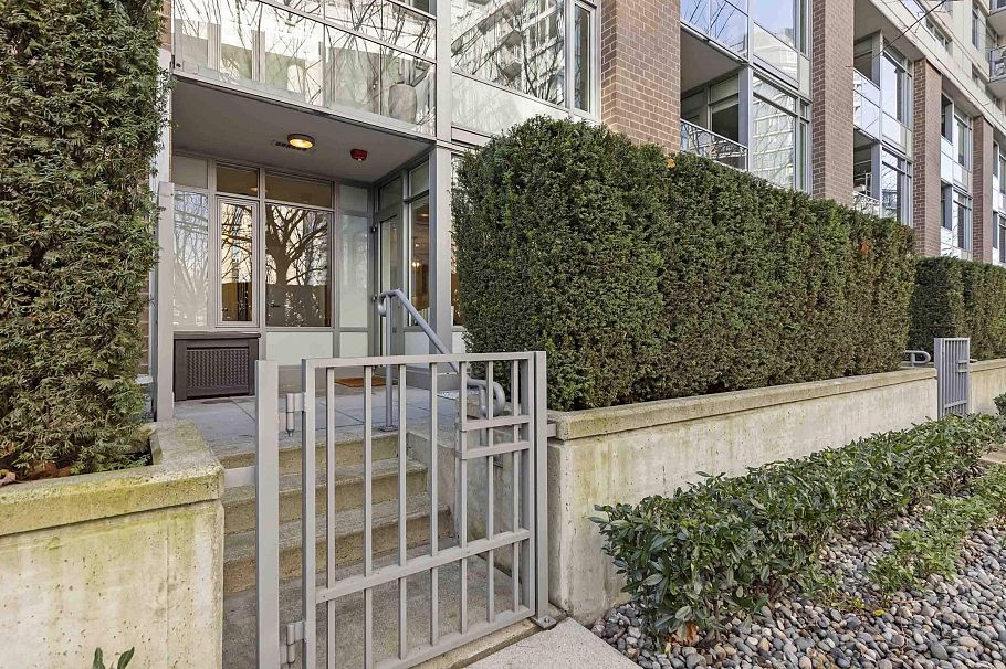 110 110 Switchmen Street Vancouver, BC - 2