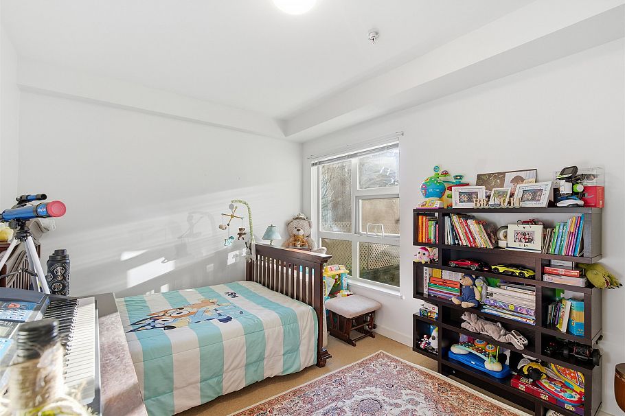 109 1033 St. Georges Avenue North Vancouver, BC - 12