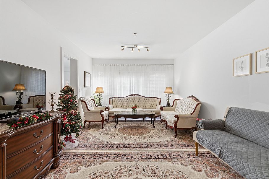 109 1033 St. Georges Avenue North Vancouver, BC - 1