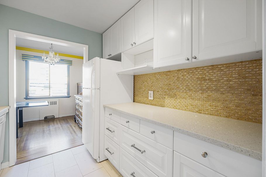 205 1695 W 10th Avenue Vancouver, BC - 16