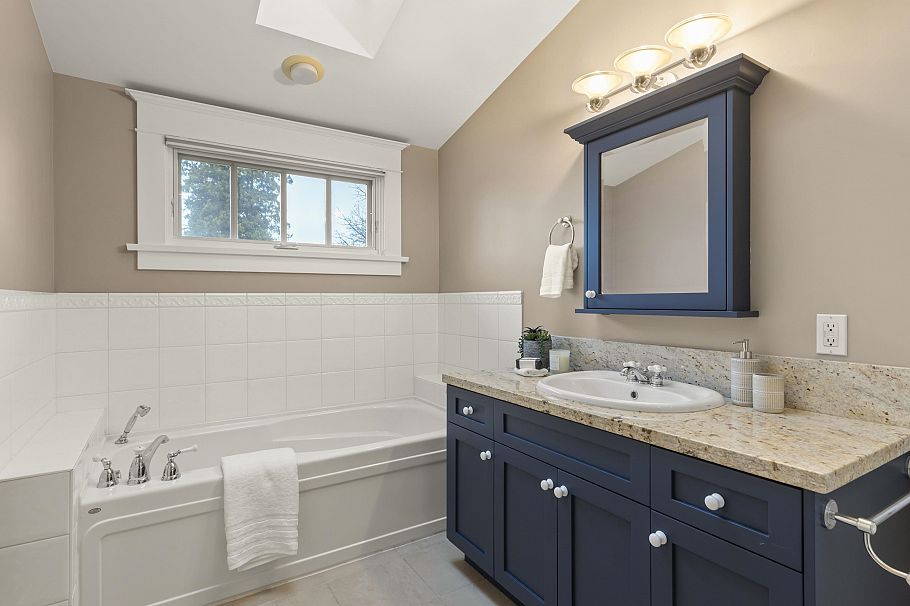 3540 W 5th Avenue Vancouver, BC - 27