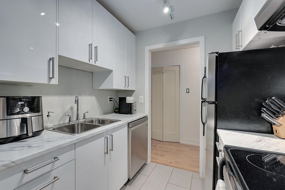 205 330 E 7th Avenue Vancouver, BC - 8